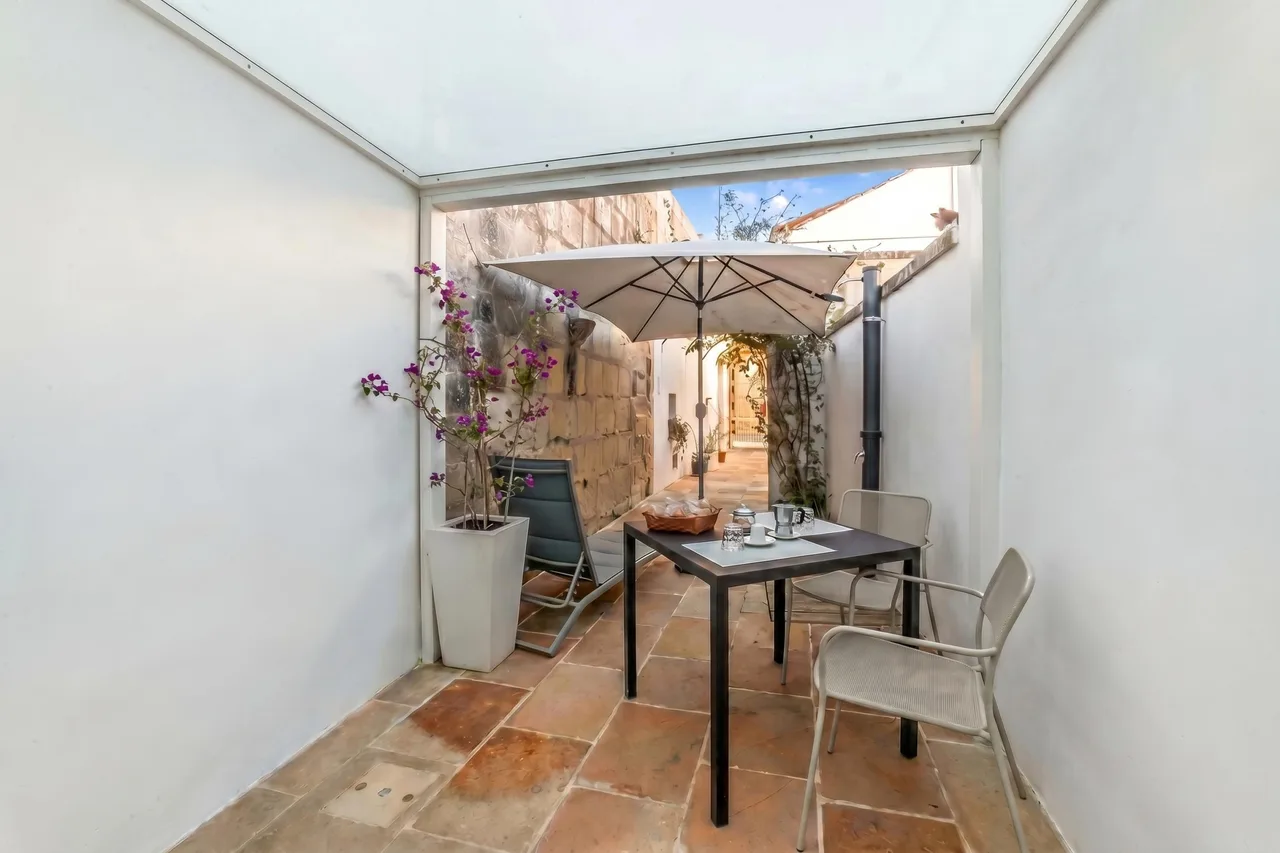 Suite Jacuzzi Martano avec Terrasse & BBQ, photo 3