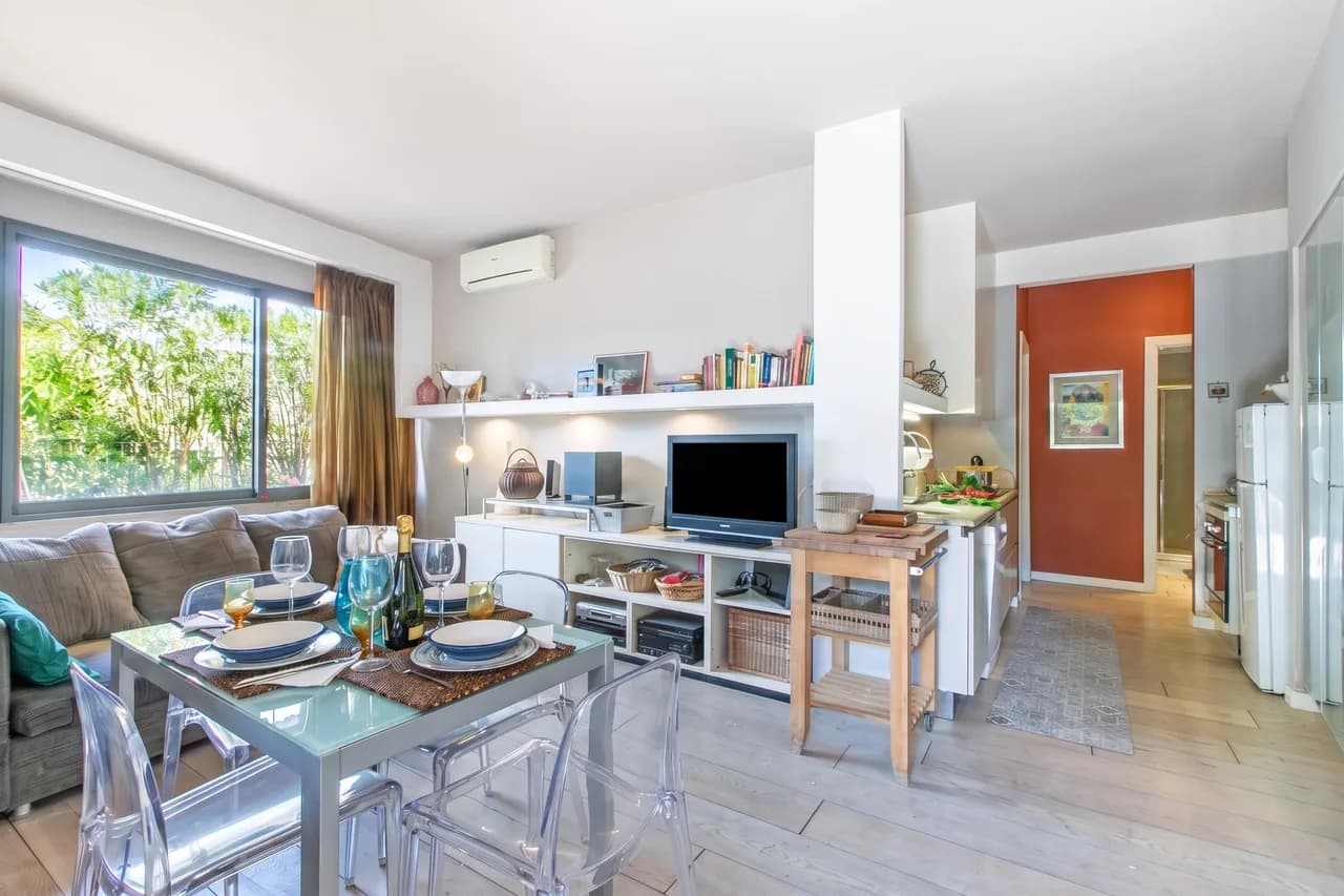 Charming Apartment with Private Garden in Torre del Lago, Foto 2
