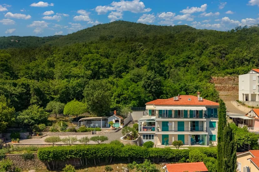 Beachside Villa Mia Apartment 2