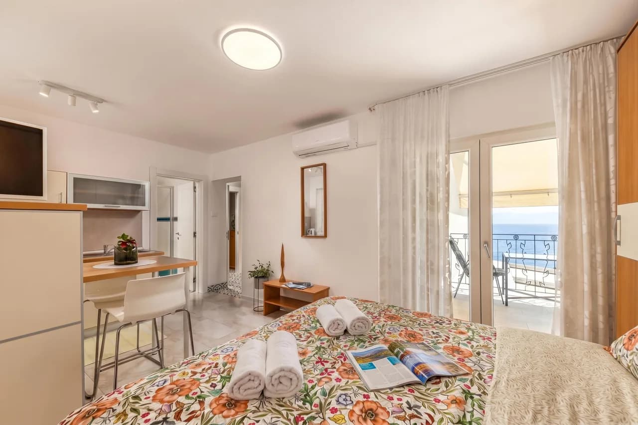Beachside Villa Mia Studio Apartment photo 5