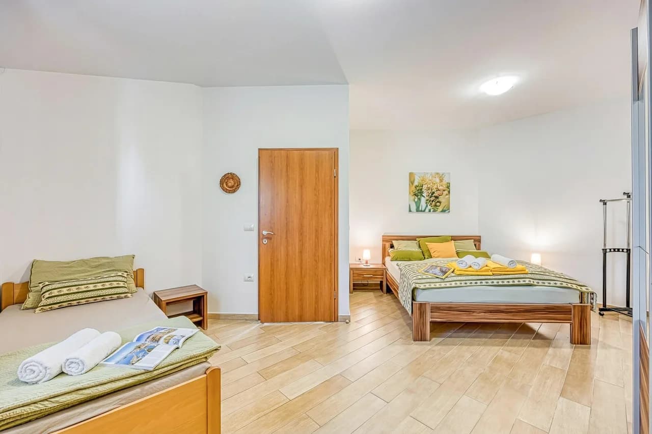 Grad Inn Room Bay Leaf with Pool photo 4
