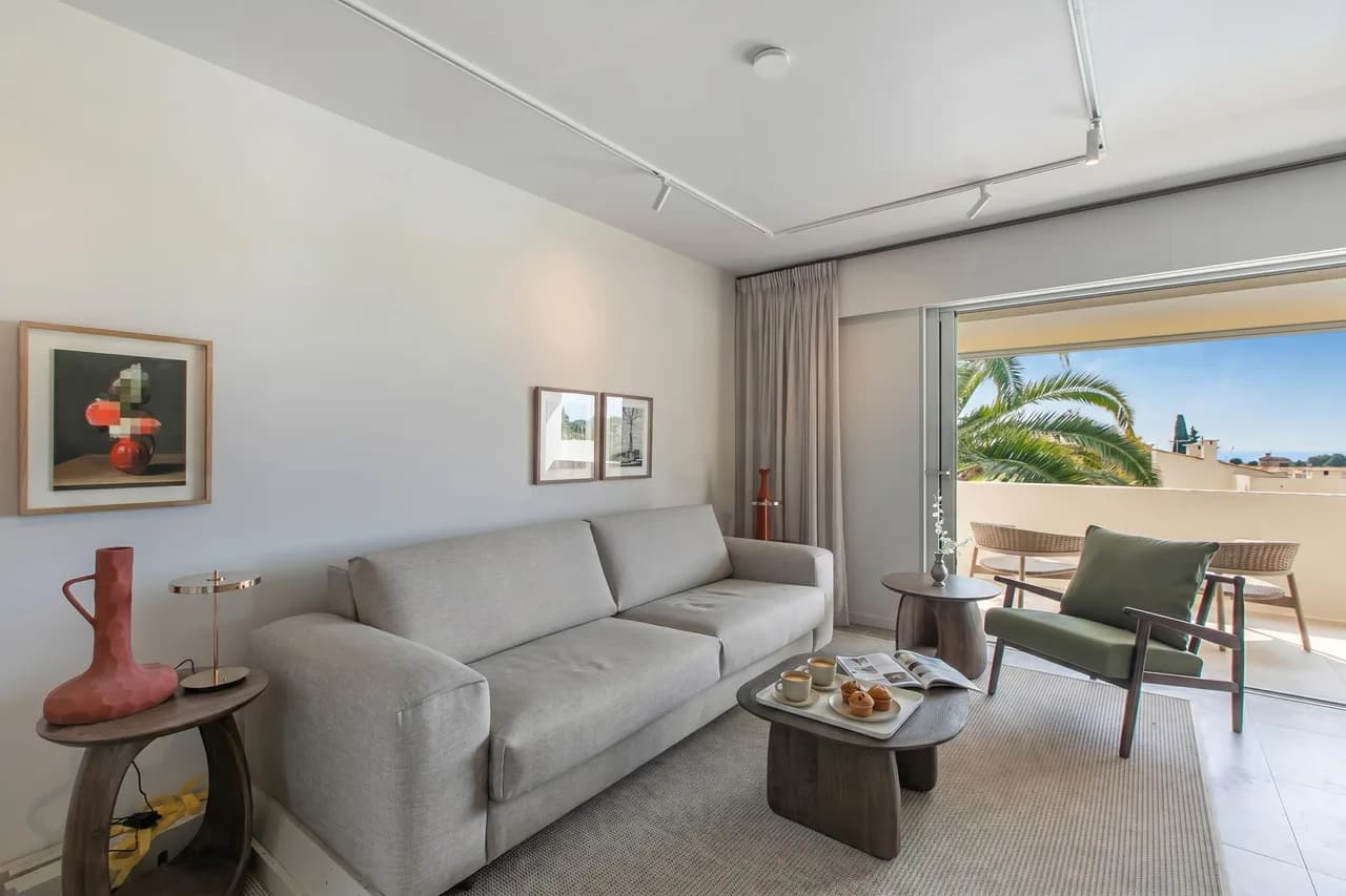 Charming Coastal-View Apartment in Provence Alpes Cote Dazur photo 2