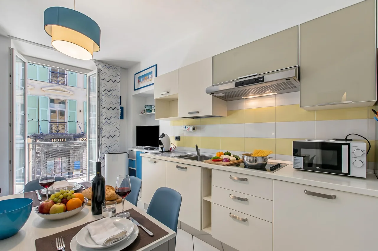 Super Central Apartment with Balcony photo 3