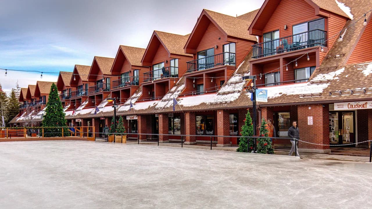 Spacious Mountain Escape Built for Ski Adventures 33 photo 2