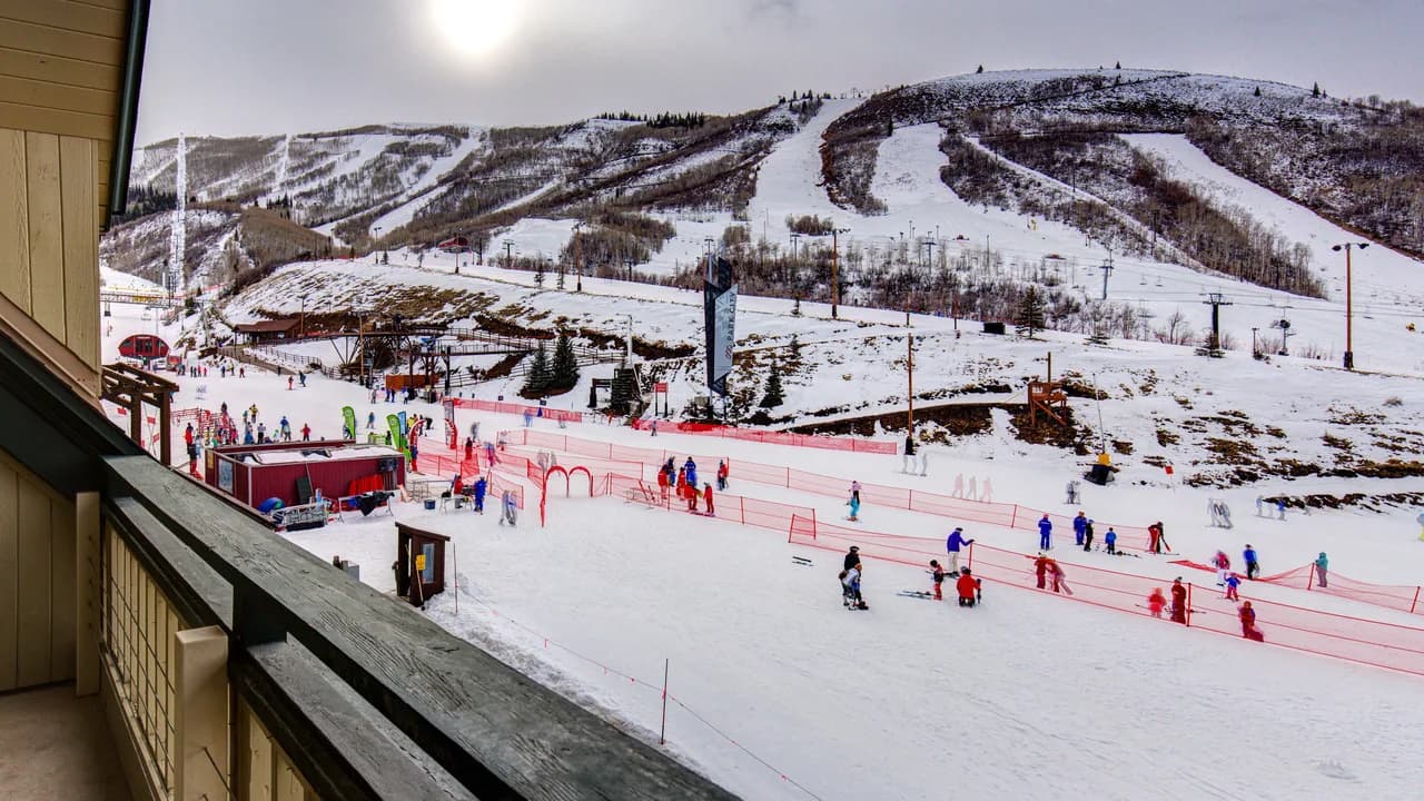 Spacious Mountain Escape Built for Ski Adventures 33 photo 5