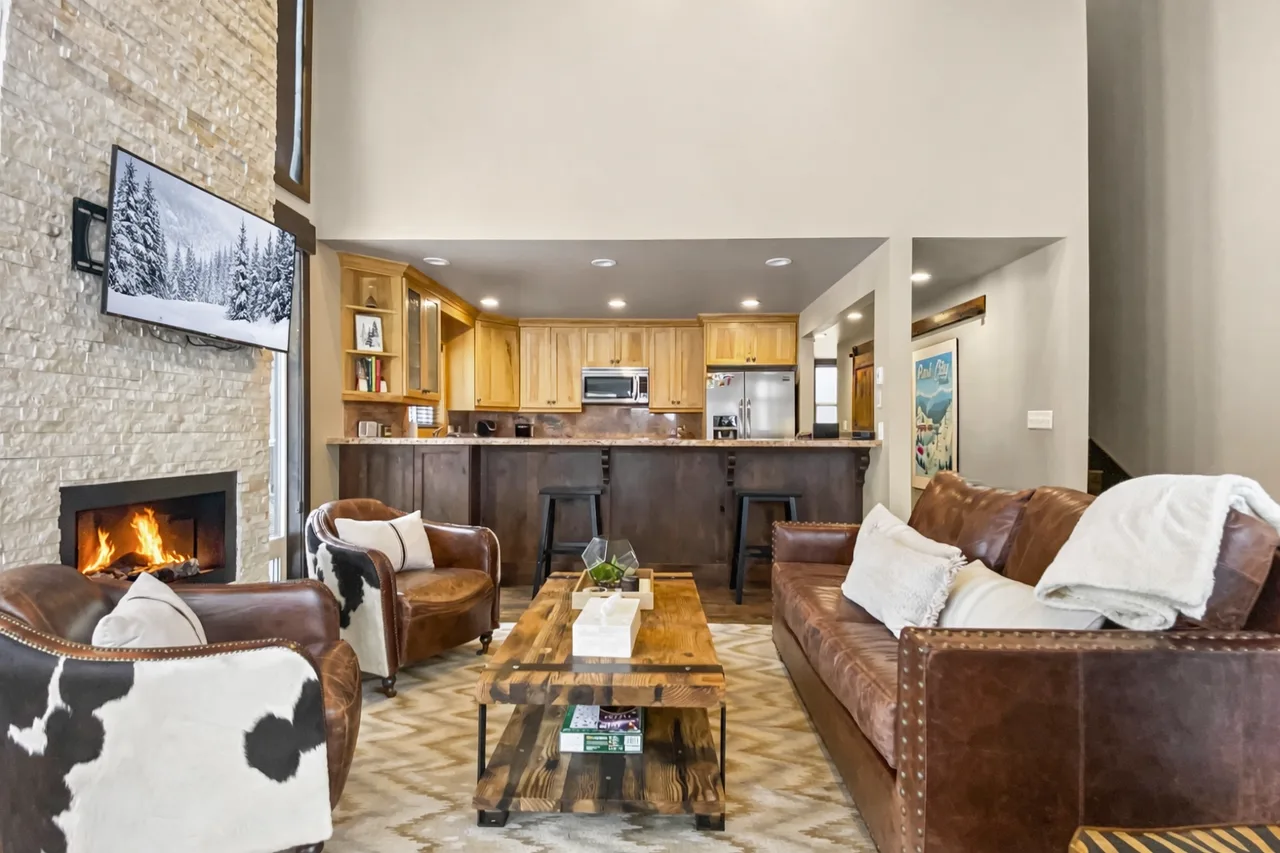 3 Kings Condo near PCMR Base with Pool Hot Tub Retreat