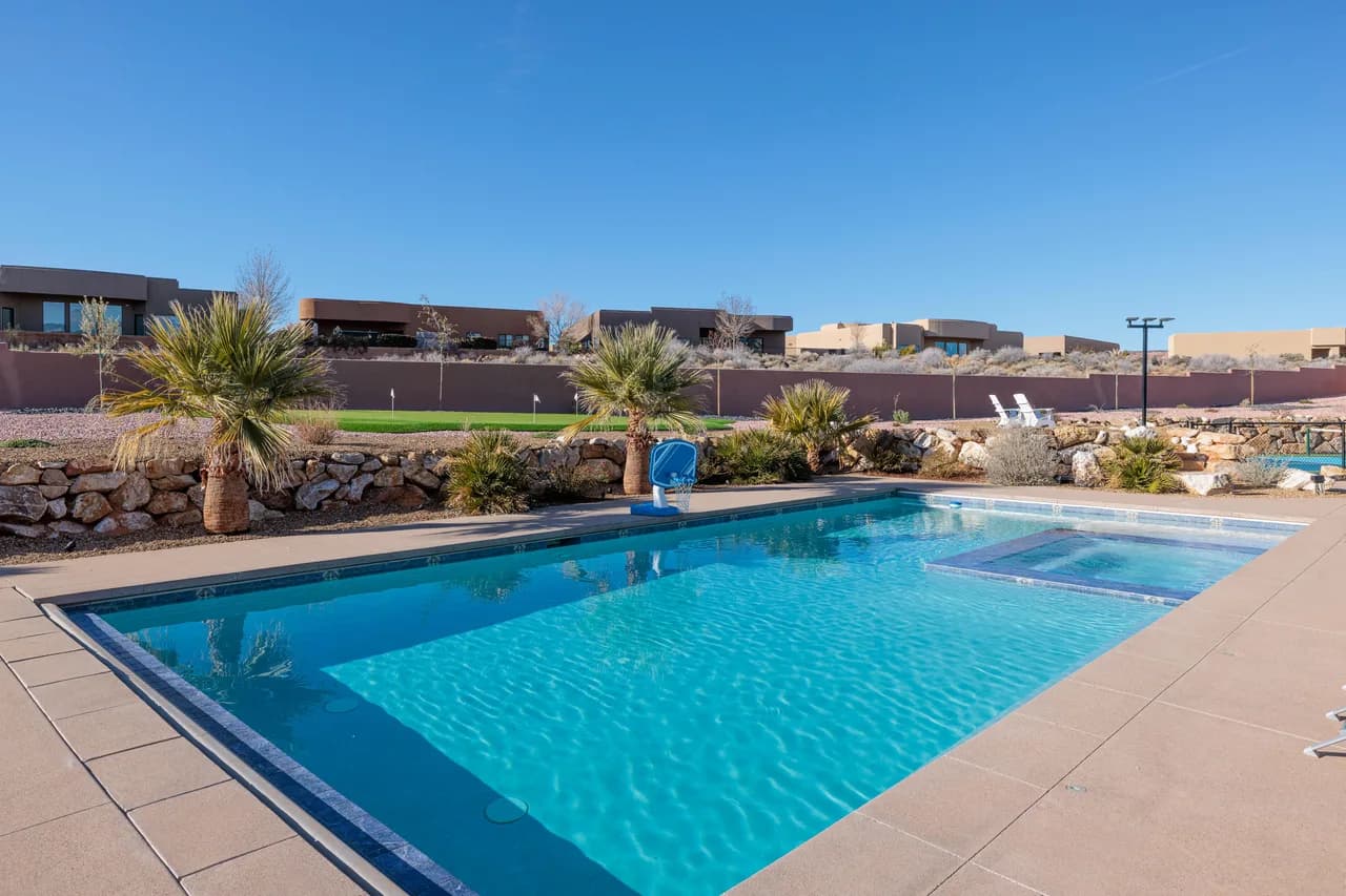 Poolside Palms Retreat photo 2