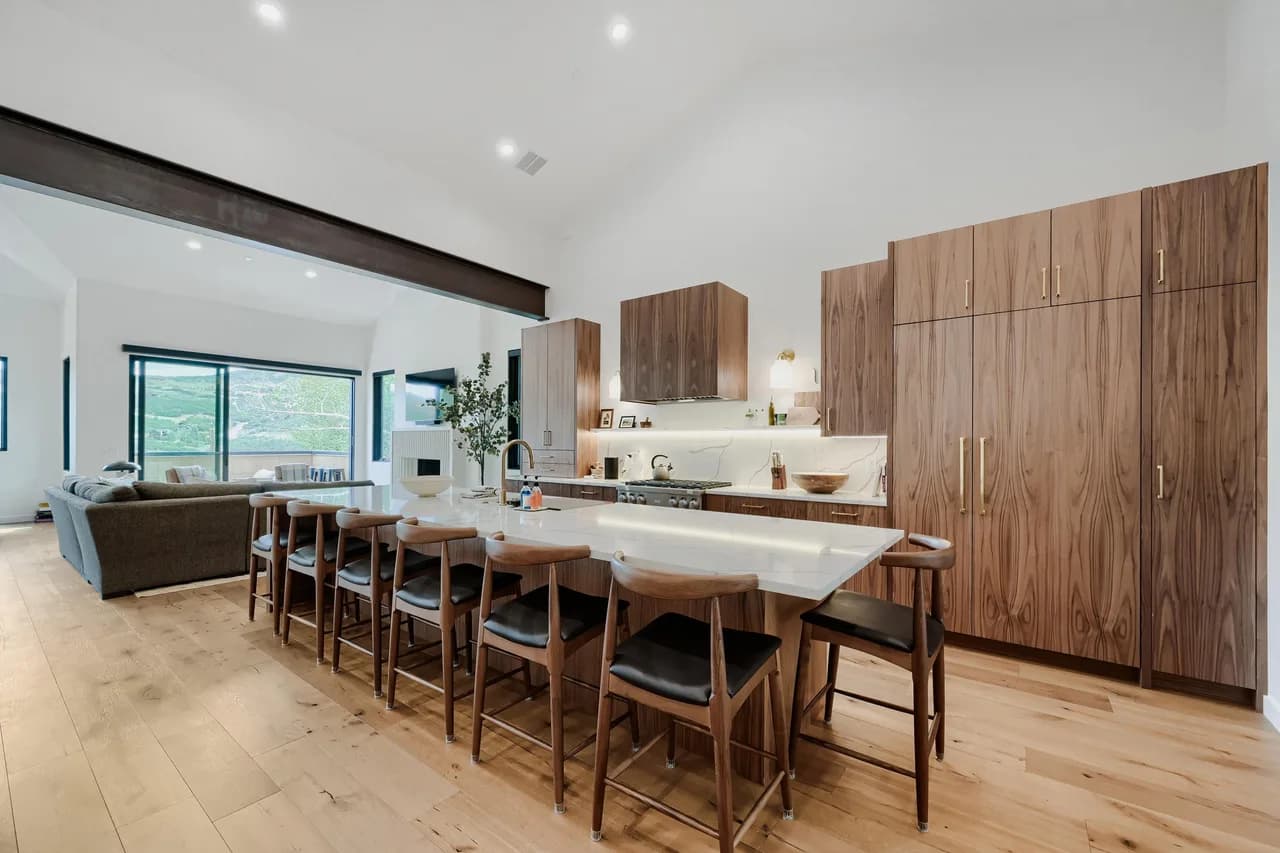 Park City Luxury 4BR Retreat | Private Hot Tub, Fire Pit, Gourmet Kitchen | 1061 photo 4