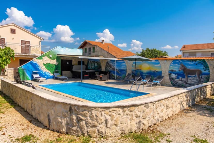 Pool & Jacuzzi Home NadaLina