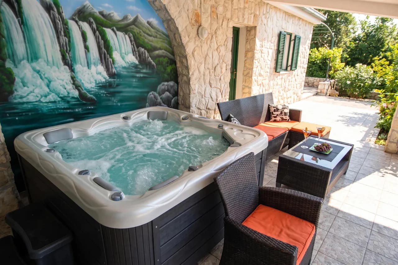 Pool & Jacuzzi Home NadaLina photo 2