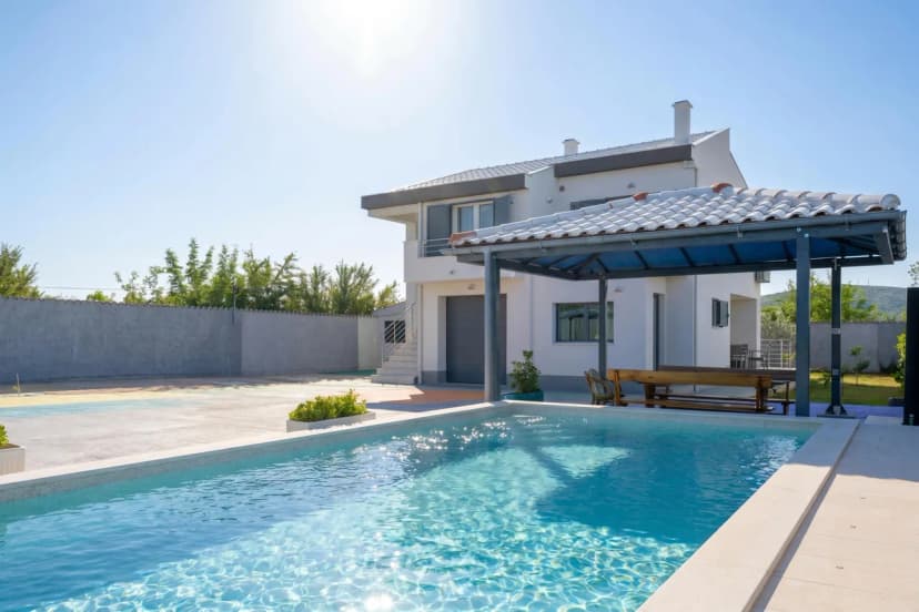 Holiday Home Eros with Pool