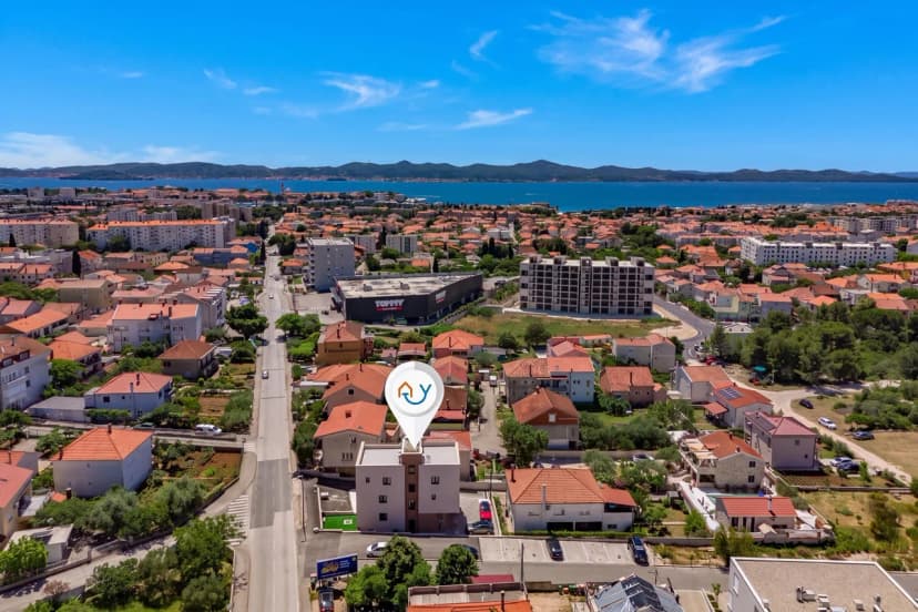 Zadar 3BR Penthouse /w Rooftop Terrace & Jacuzzi
