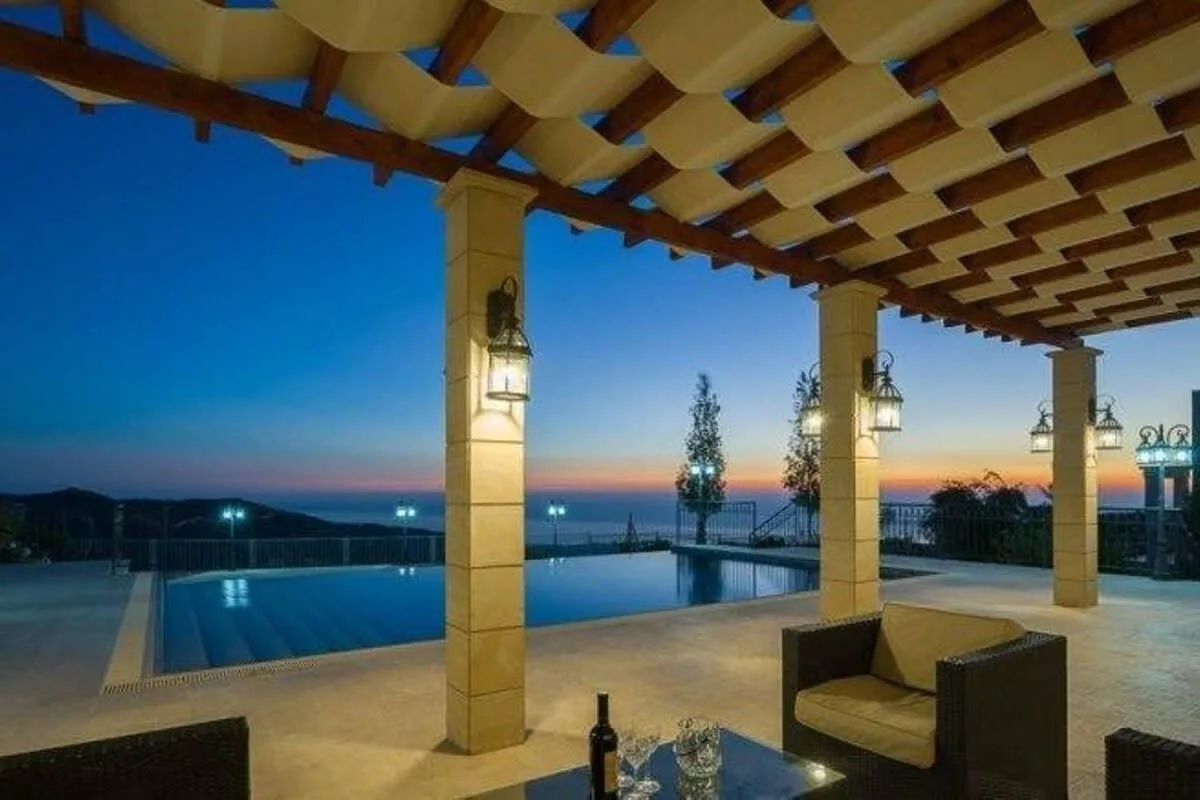 Spectacular 5 star villa with mountain & sea views photo 3