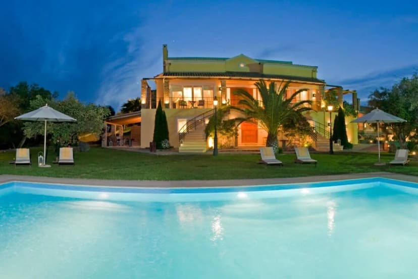Luxury Villas with Heated Pool in Gouvia