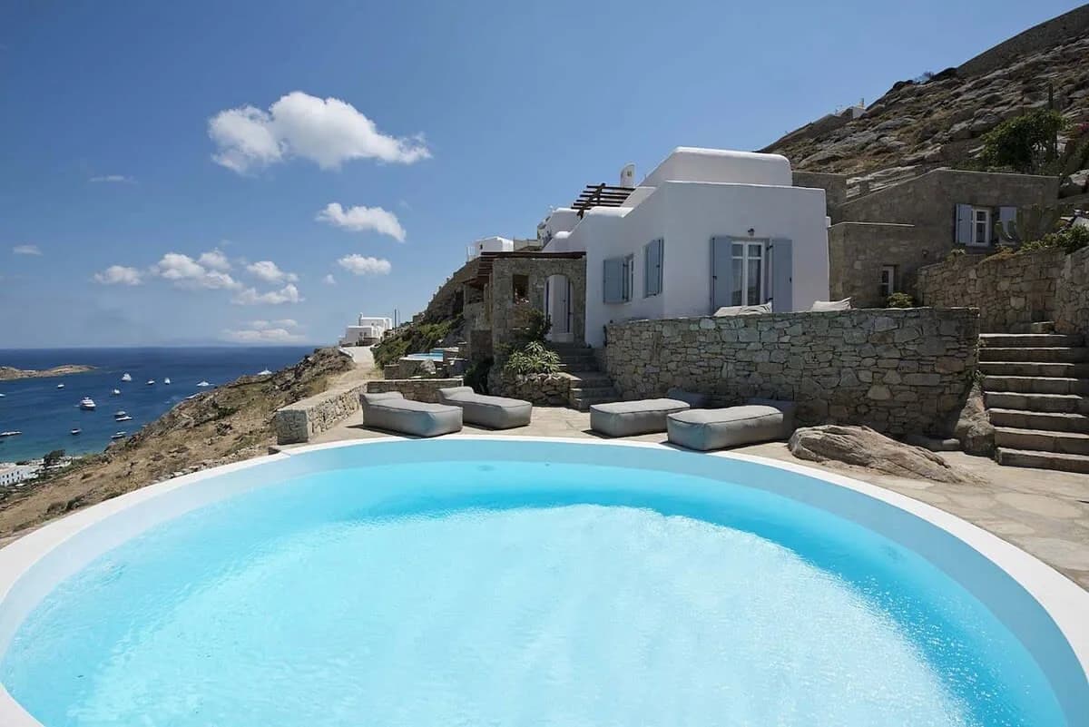Besondere 4-Zimmer-Villa mit Meerblick