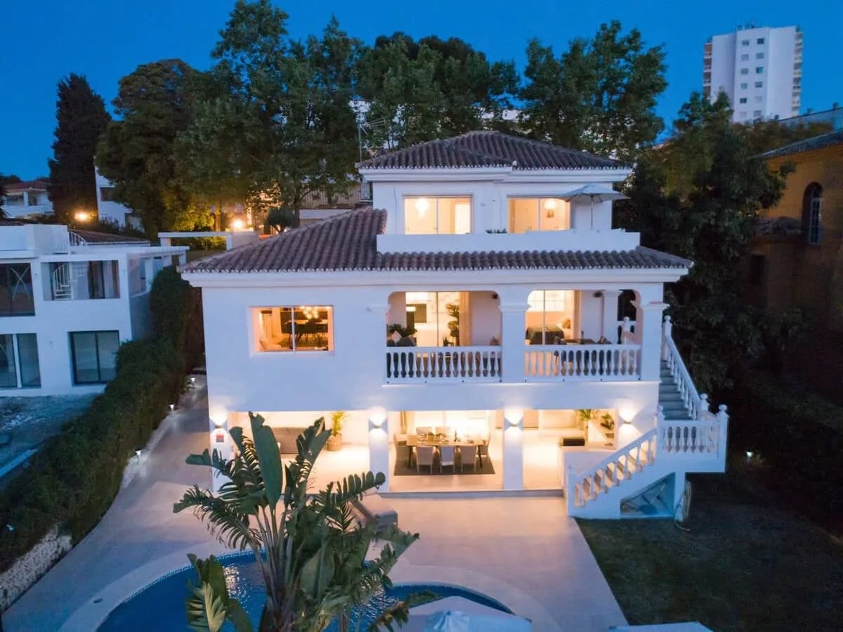 Beheizte Poolvilla mit Sonnenuntergangsblick in Marbella, Foto 3