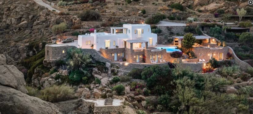 Rocky Cliffstone Grand Residence