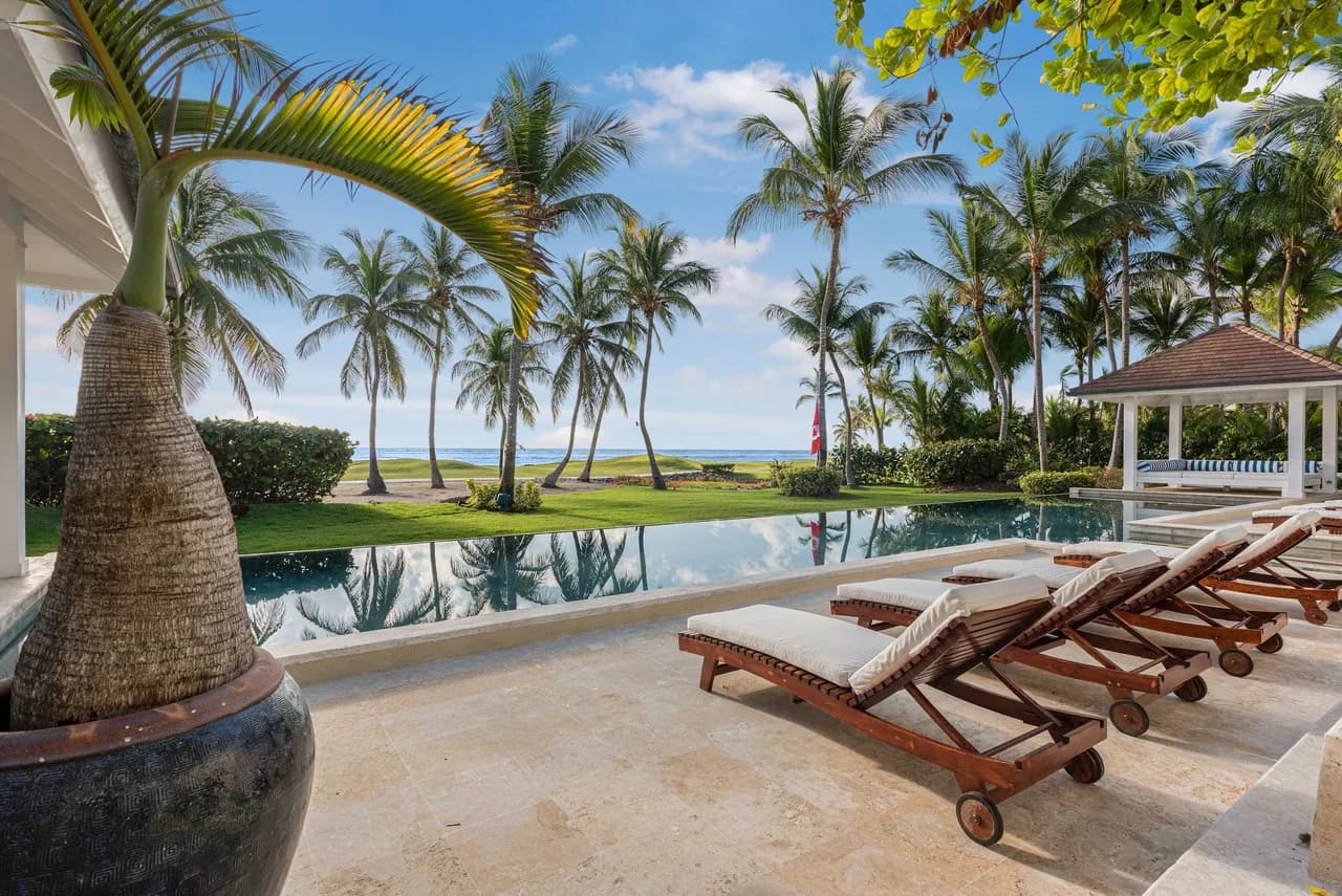 Oceanfront Five Bedroom Villa in Punta Cana photo 2