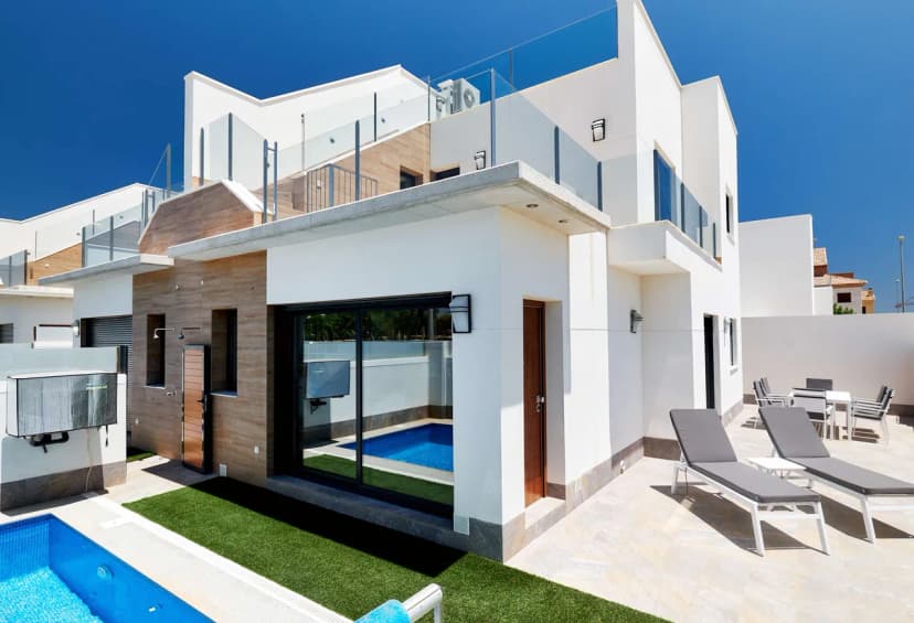 Private Pool Six Bedroom Villa in Comunidad Valenciana