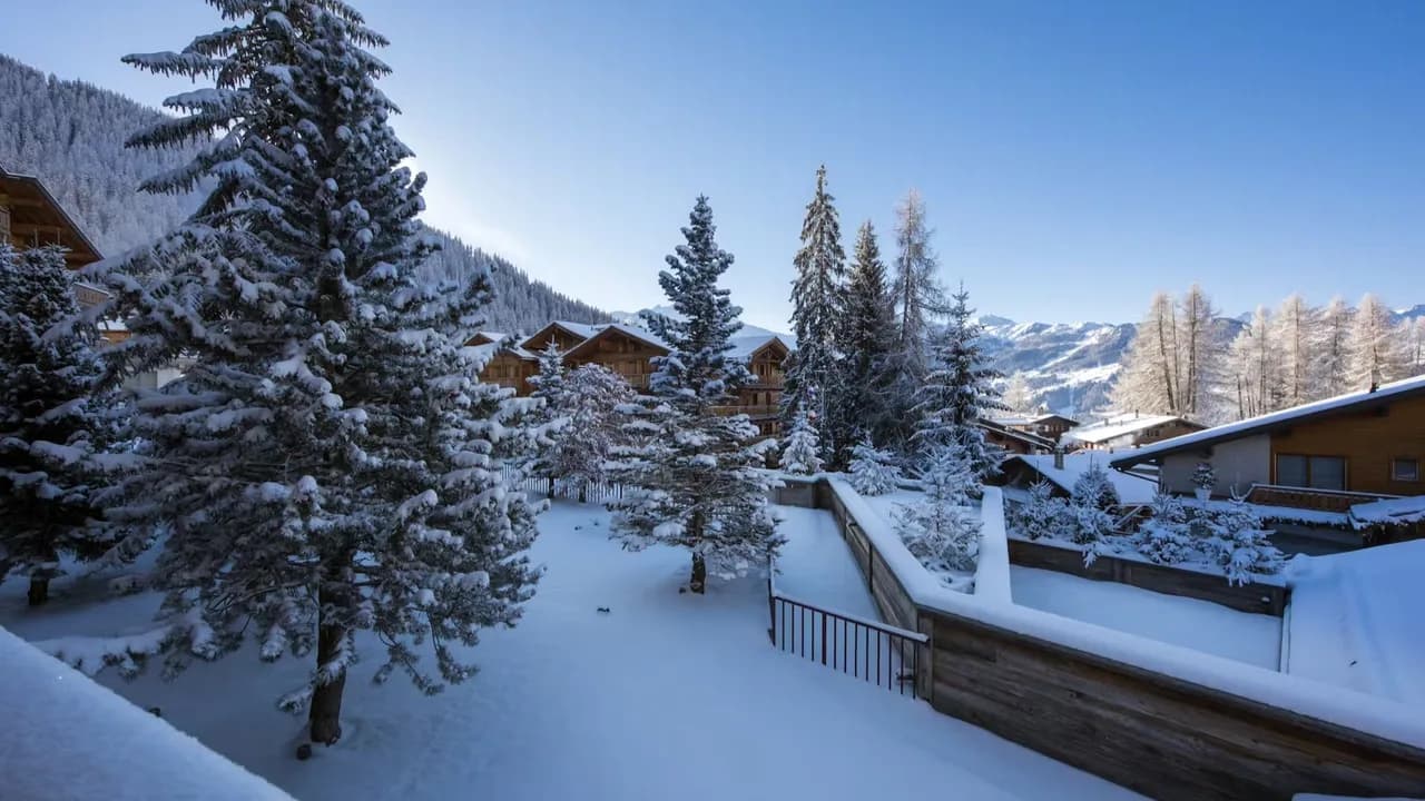 Expansive Mountain Chalet photo 4