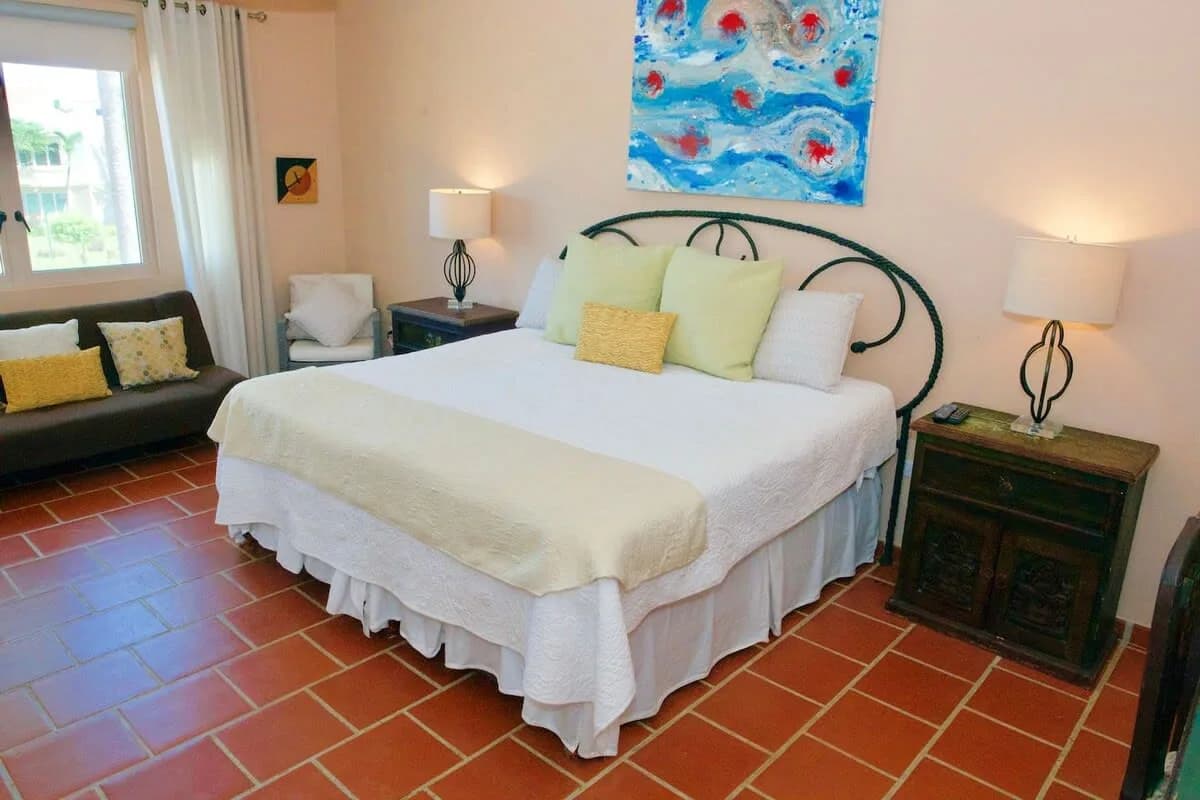 Luxurious Mediterranean-style Beach Vacation Home photo 3