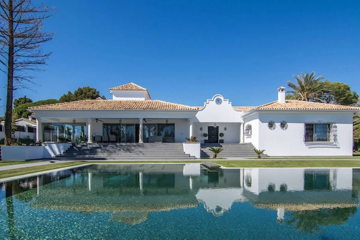 Spanische Kunst- und Technikvilla mit Wellnessbereich, Foto 4