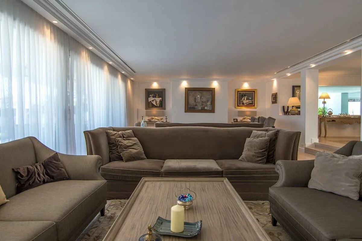 Spanische Kunst- und Technikvilla mit Wellnessbereich, Foto 5