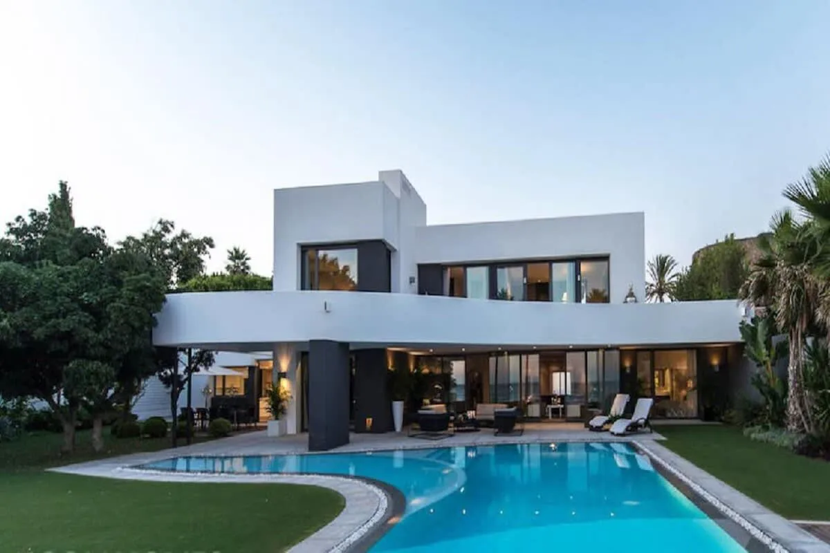 Luxuriöse Frontliner-Villa im Zentrum von Marbella