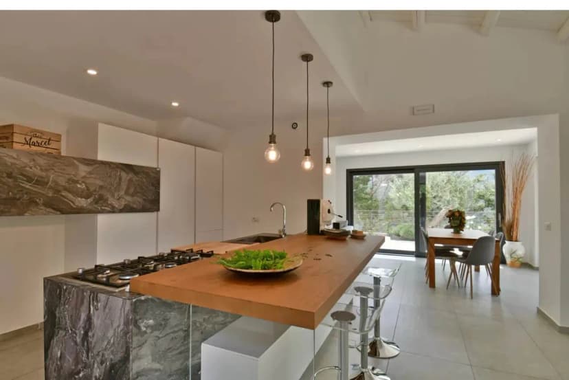 Stylish Villa with Stunning Sea Views