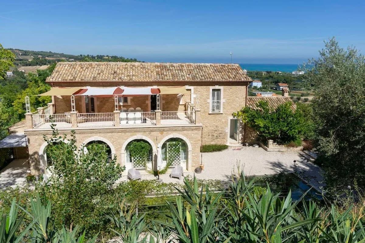 Einzigartige Wohnvilla - Mächtig und Elegant