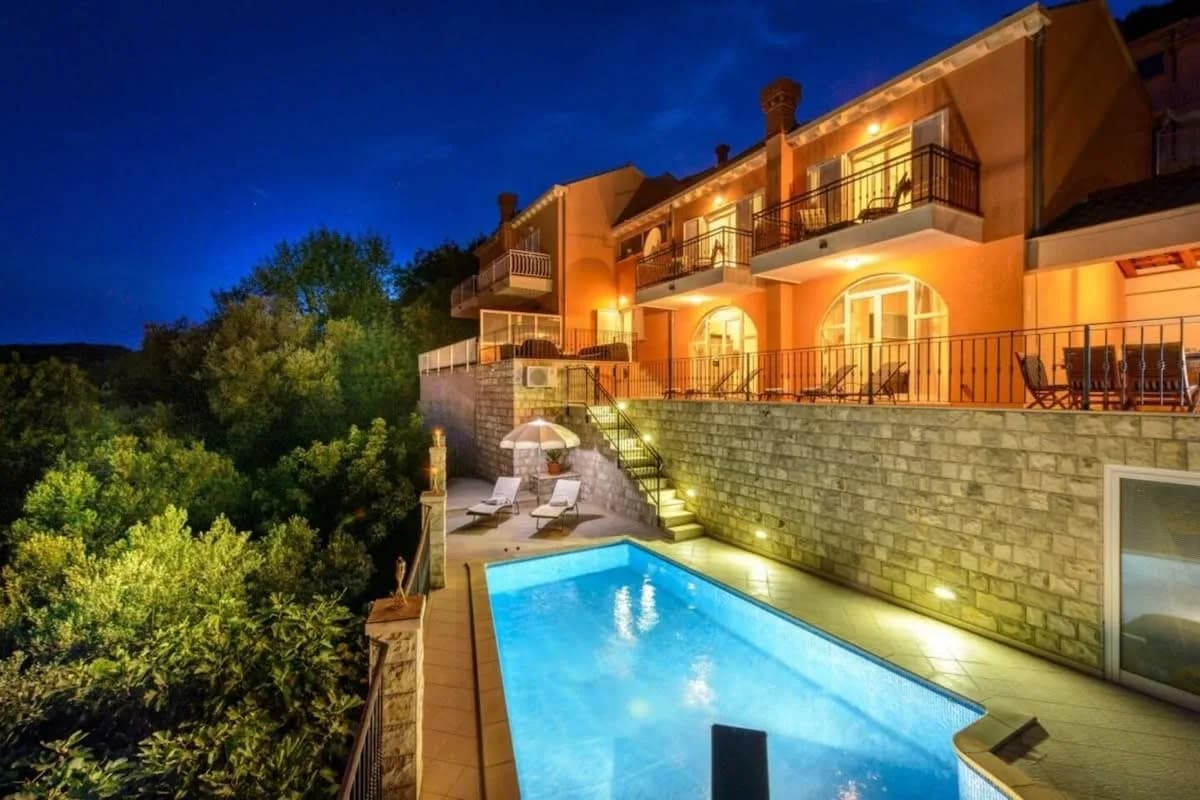 Villa familiale tranquille avec vue sur la baie de Zaton