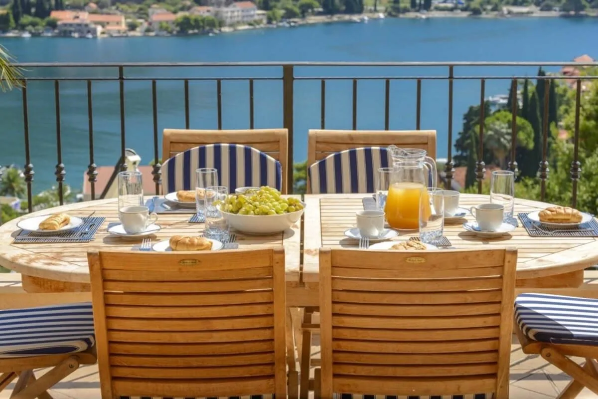 Villa familiale tranquille avec vue sur la baie de Zaton, photo 5