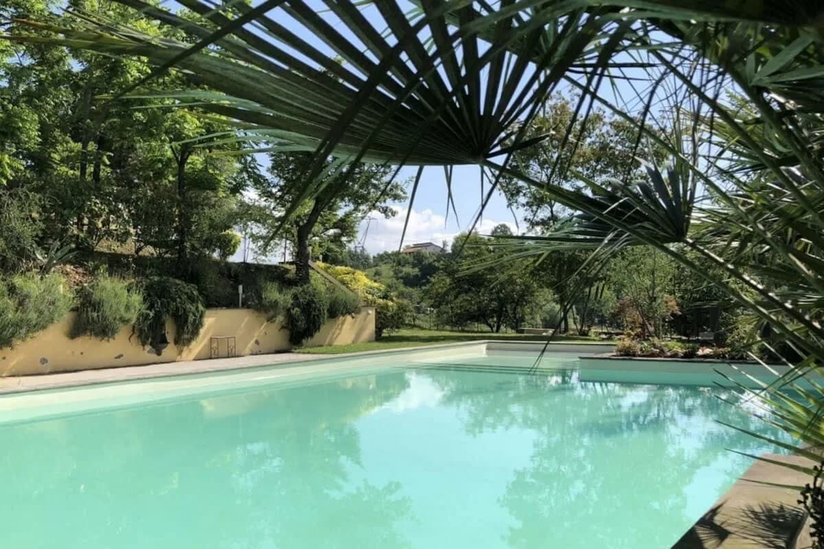 Lovely Villa with Large Infinity Pool Area photo 2