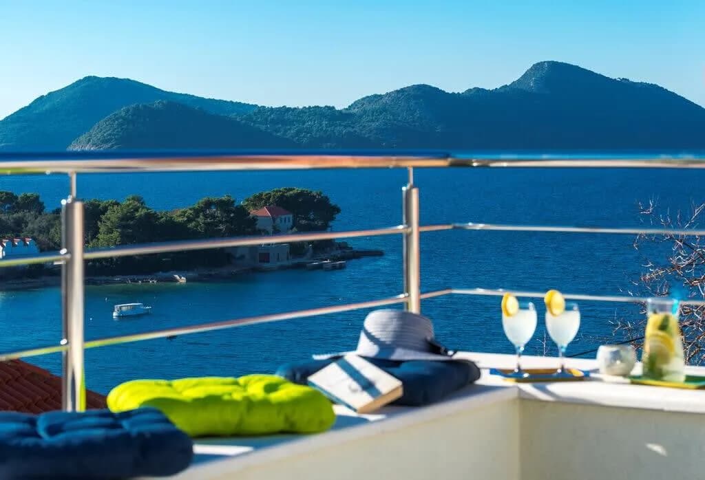 VILLA DE LUXE AVEC TERRASSE OUVERTE ET VUES SUR LA MER, photo 2