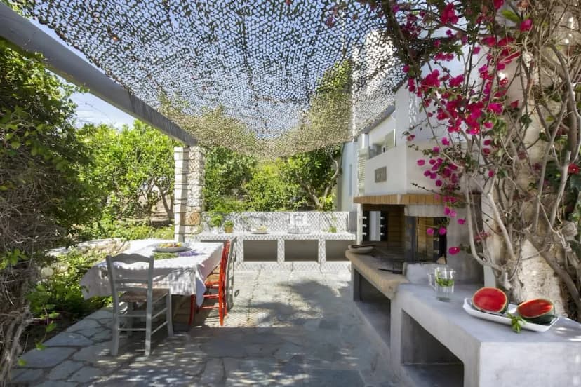Bright Elegant Villa near Pristine Beaches