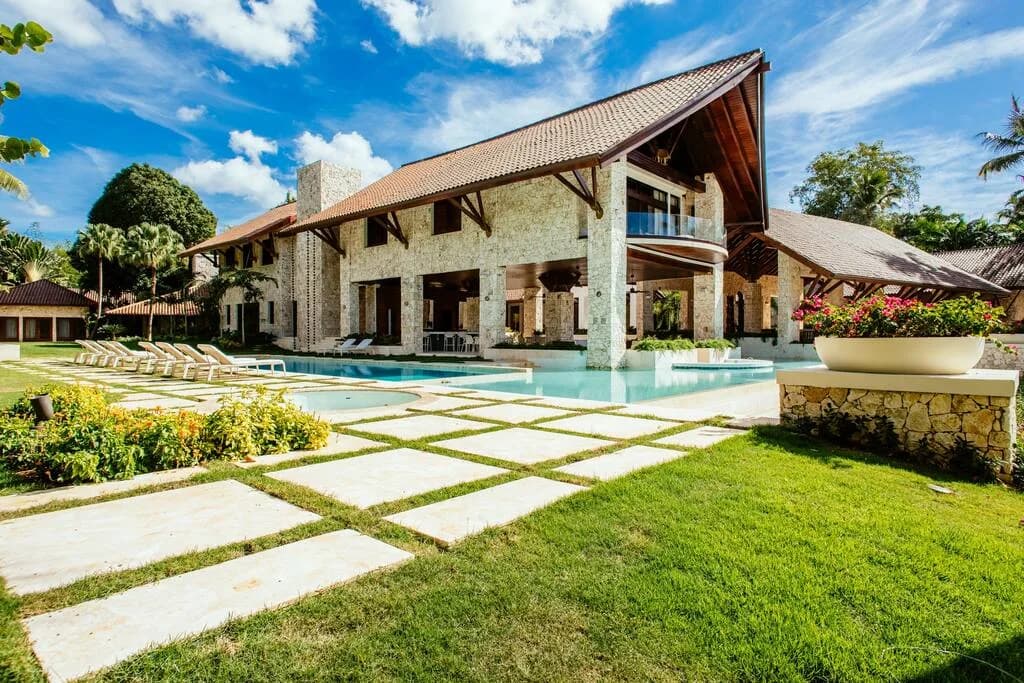 Beachfront Twelve Bedroom Villa in La Romana photo 2