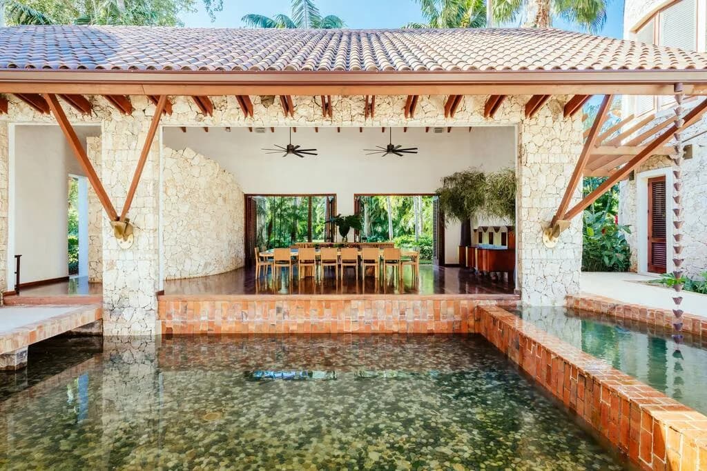 Beachfront Twelve Bedroom Villa in La Romana photo 4