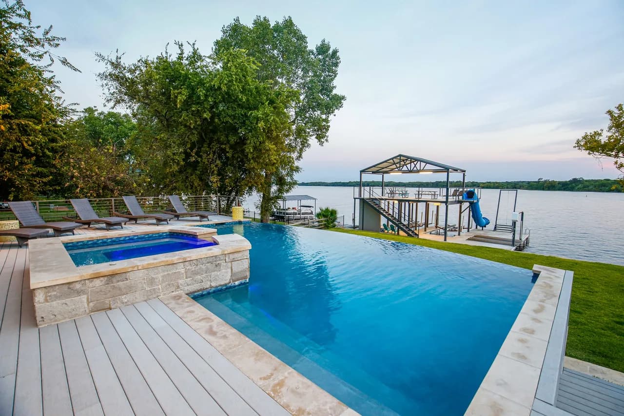Fünf Schlafzimmer Villa am See in Austin, Foto 2