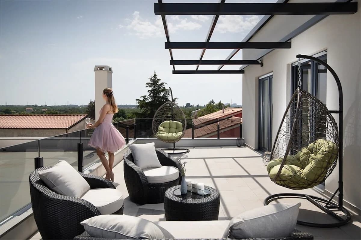 Futuristische Posh Villa in der Nähe des Marktes und Spots, Foto 2