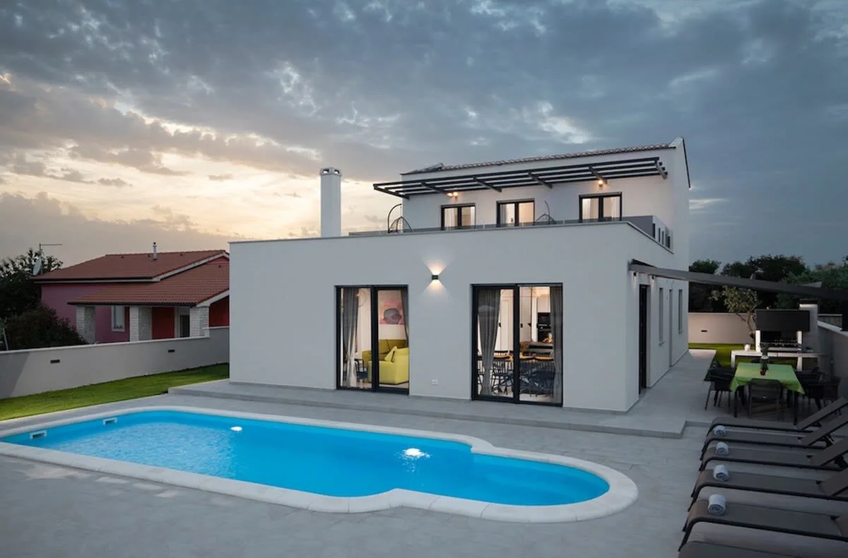 Futuristische Posh Villa in der Nähe des Marktes und Spots, Foto 4