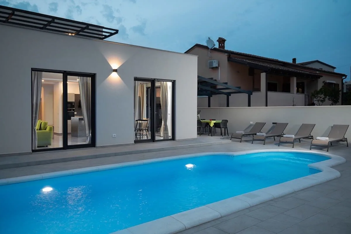 Futuristische Posh Villa in der Nähe des Marktes und Spots, Foto 5