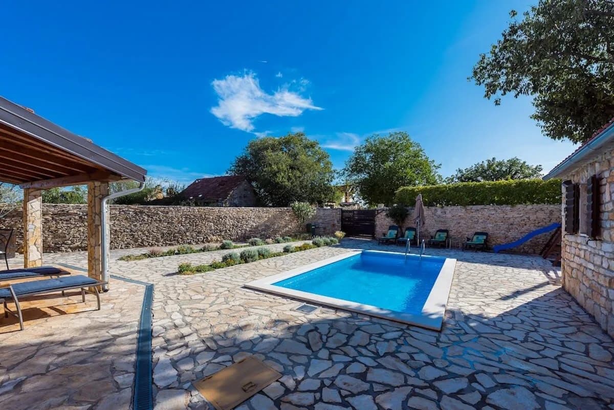 Elegantes rustikales Haus mit Fitnesscenter und Pool, Foto 4