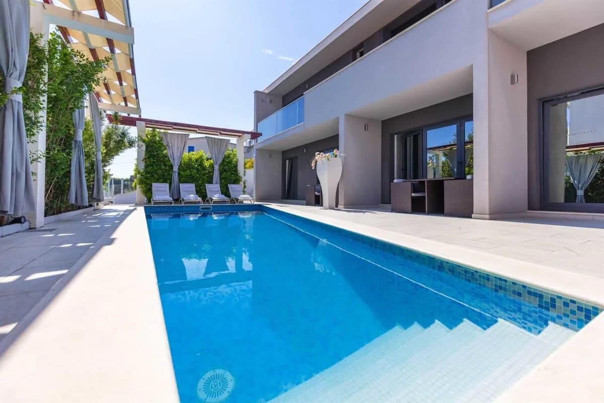 Villa de Vacaciones Prestige con Hermosa Piscina y Área de BBQ, foto 3