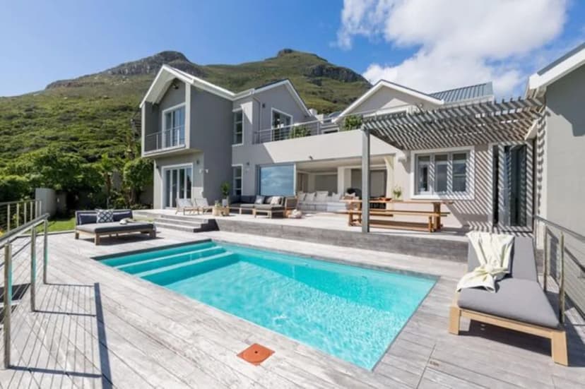 Unforgettable Modern Beach Villa in Cape Town