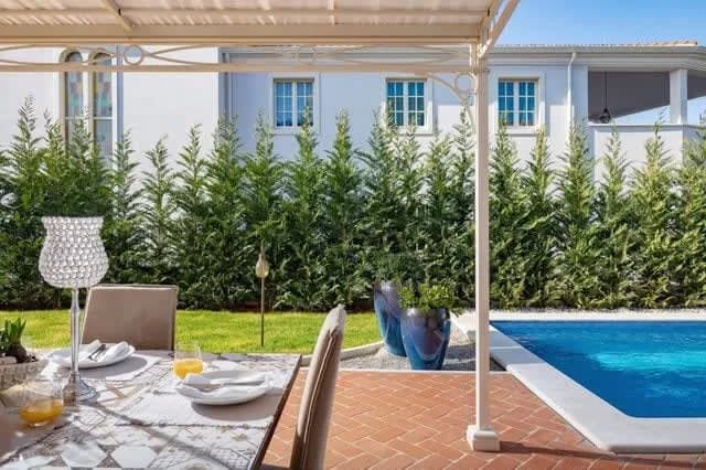 Luxury Villa with Lavish Interiors photo 3