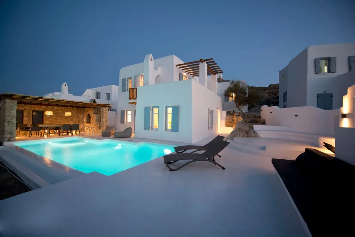 Obere Klasse Villa am Ufer mit Swimmingpool, Foto 2