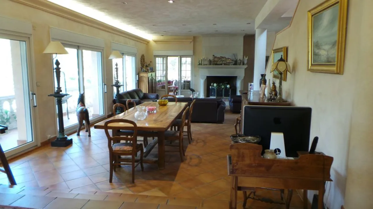 Villa Éblouissante avec Oliviers et 4 Chambres, photo 3