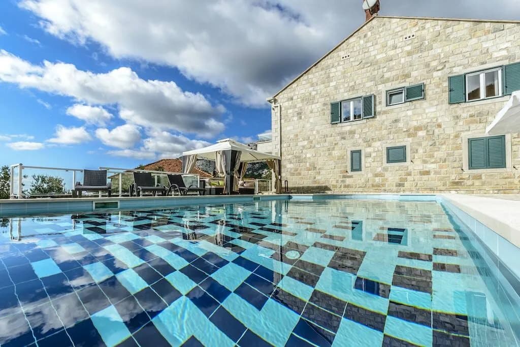 Clear Skies Villa with Hot Tub and Mountain Views photo 2