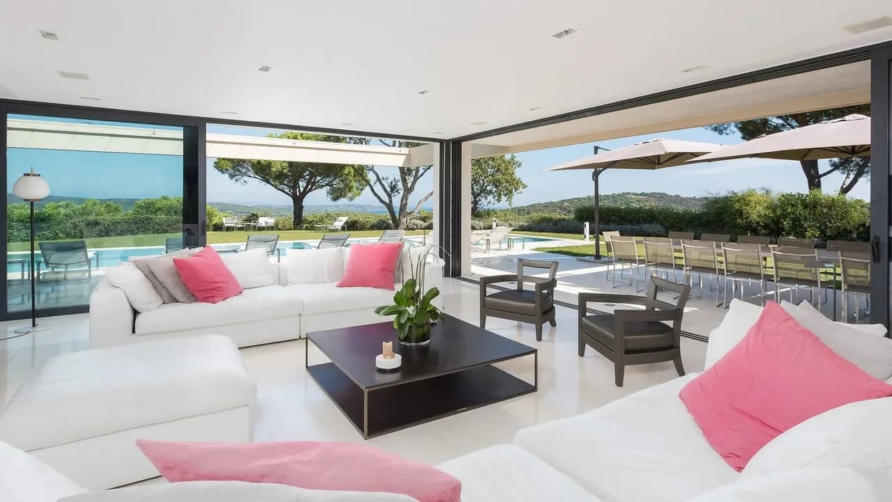 Classical St. Tropez Villa with Relaxing Sea Views, photo 2