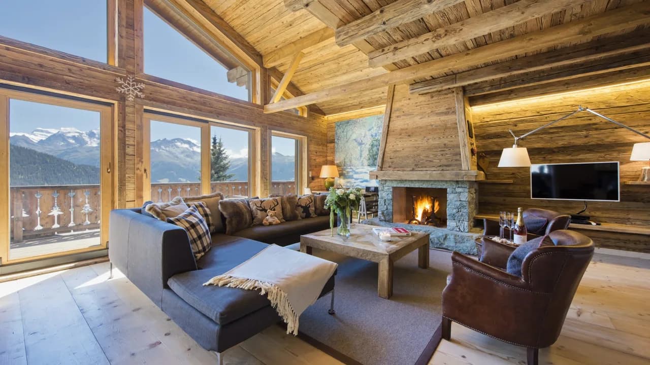 Deluxe Uplands Chalet with Mountain Views photo 2